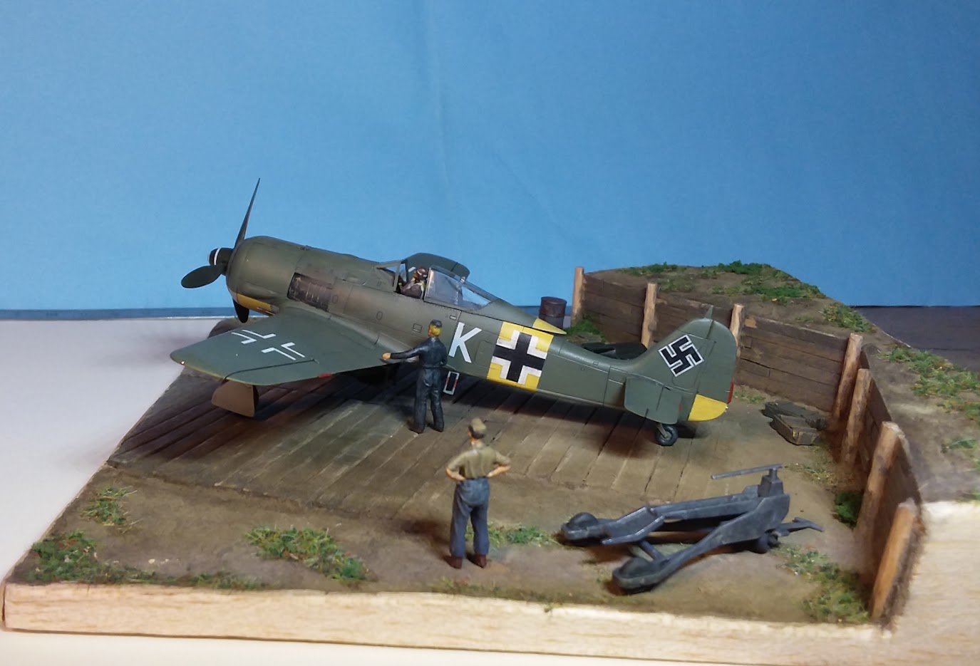 FW-190A-5  Eduard 1/72 ACtC-3eBmBgZmhiJAqBFGtecZn9LYC3ebOd1bmNGQ8g7YLokxXf5NCv89mi8Ay1oCvdxYSkriuBkL9oeMHoTnSHSGFsqVYuHHSgzP4ZsgJHGYg5UrfrV901imNE-mF_OW6_MOEC7qDCWCdb1dU_qNOSXrQT0=w1377-h936-no?authuser=0