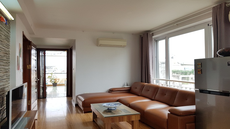 Bright studio apartment with big outside terrace in Dang Thai Mai street, Tay Ho district for rent