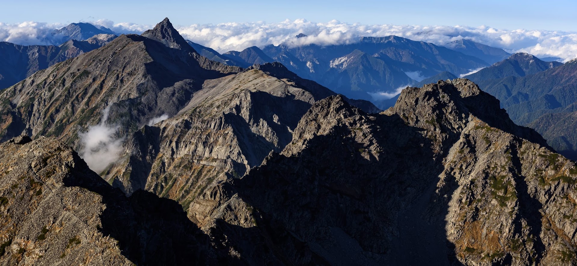 北アルプス 穂高岳縦走 絶景の前穂高岳から奥穂高岳 最高の展望を持つ北穂高岳まで歩く Japan Nomad