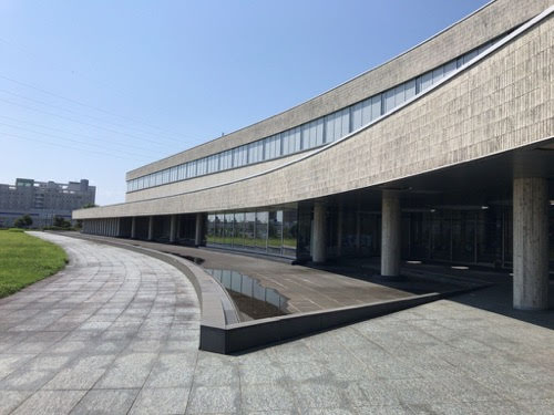 鉄塔コンクリート。【岩手県立美術館】