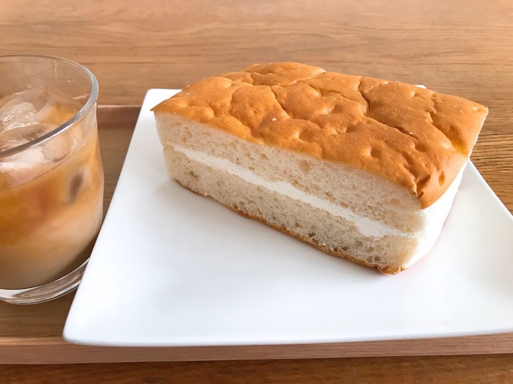 ササザワベーカリー 牛乳パン カフェオレとの写真
