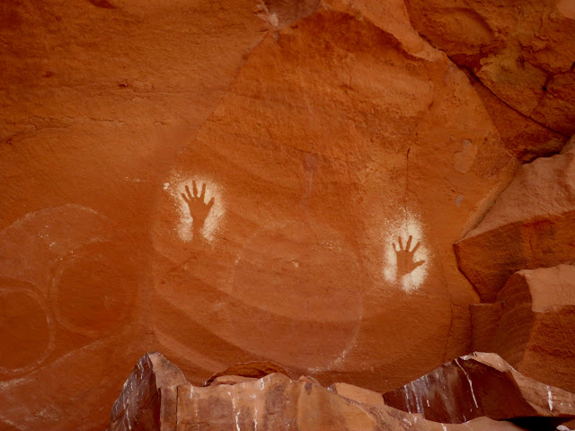 High pictographs near Peekaboo Spring