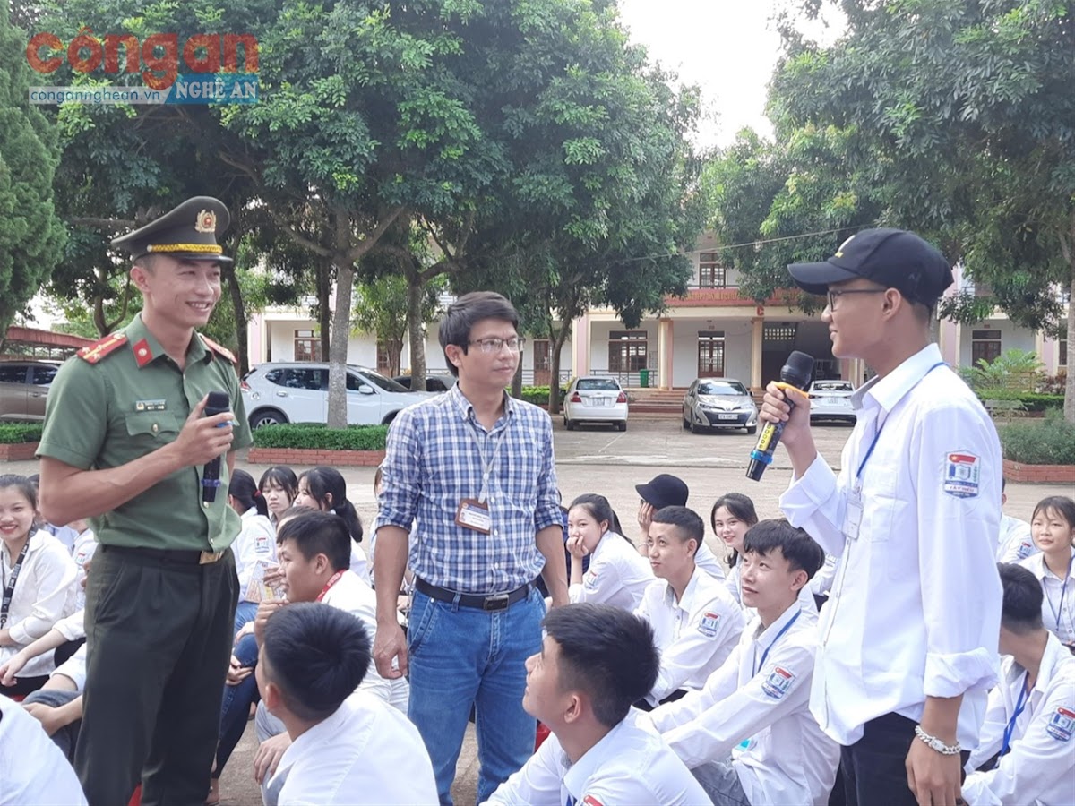 Công tác tuyên truyền, PBGDPL trong trường học cần được tiến hành thường xuyên và hiệu quả trong thời gian tới