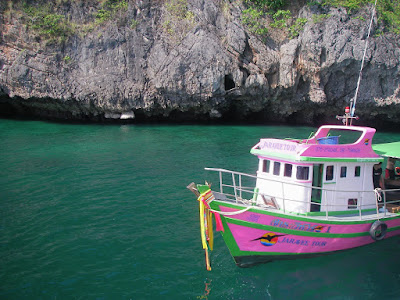 3 Islands Snorkel Tour to Emerald Cave by Big Boat from Trang