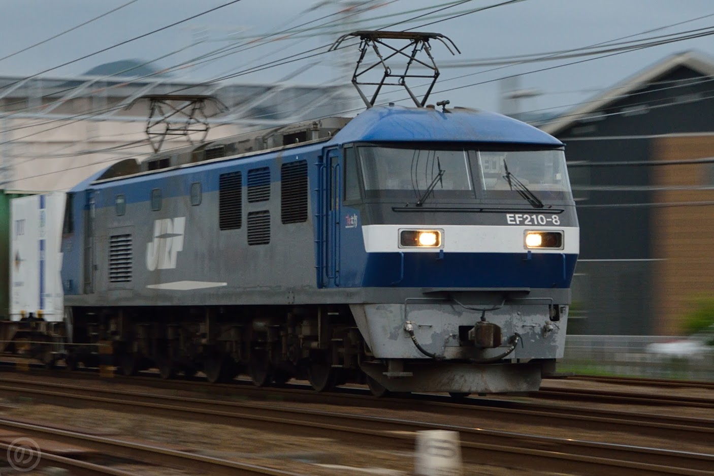 東海道線 富士にて 電気機関車 EF210 8号機