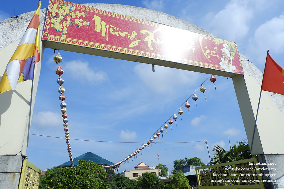 Cảnh chùa Từ Hạnh, quận Bình Tân, thành phố Hồ Chí Minh