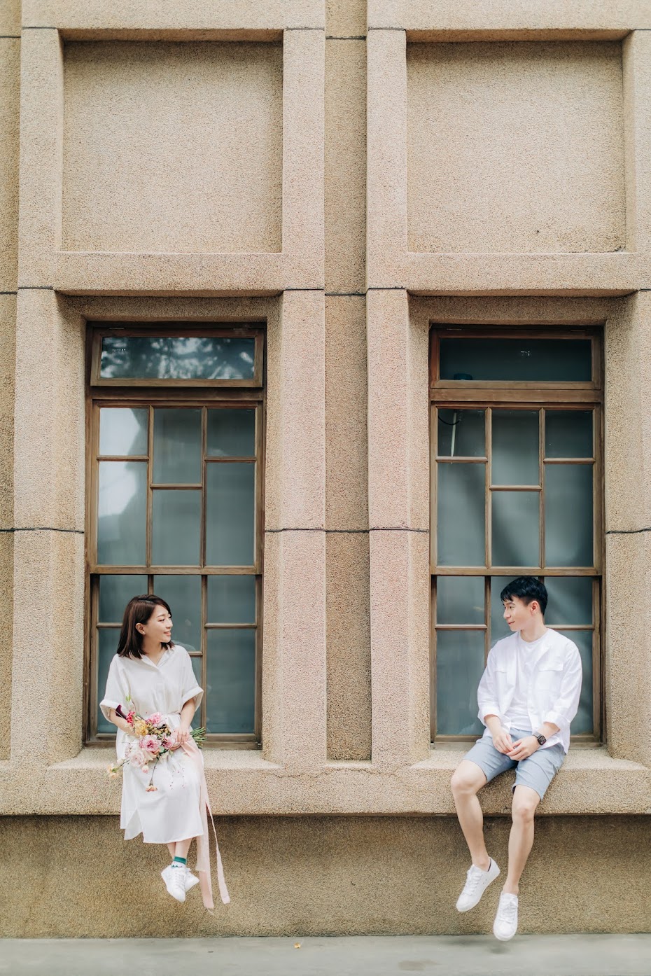 便服婚紗自宅篇 | Hungchi + Wei Engagement | 自宅裡的美式逐光婚紗 便服婚紗自宅篇 / 居家 便服 寫真 / 美式婚紗婚禮 / 便服照 , 今年夏天,我們在新人的家中 ,為Hungchi&Wei拍攝了這組 自宅 便服 婚紗 ,雖然天氣炎熱，但拍攝相當順利。這是一次非常深刻的 居家 便服婚紗 寫真 拍攝經驗,而棚拍後，我們前往金瓜石黃金博物館,為他們拍攝AG專屬的 逐光 美式 婚紗。