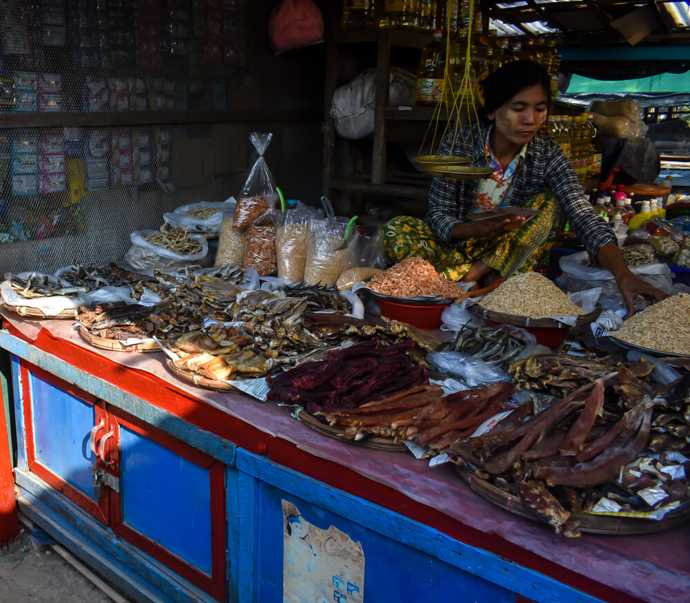 spices in dala yangon.jpg