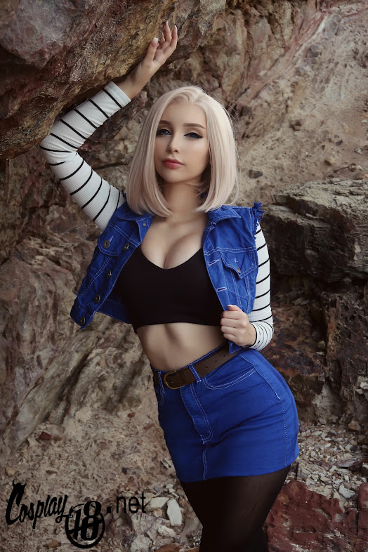 Android 18 cosplay dễ thương và Android 18 sexy , bạn chọn bên nào ?