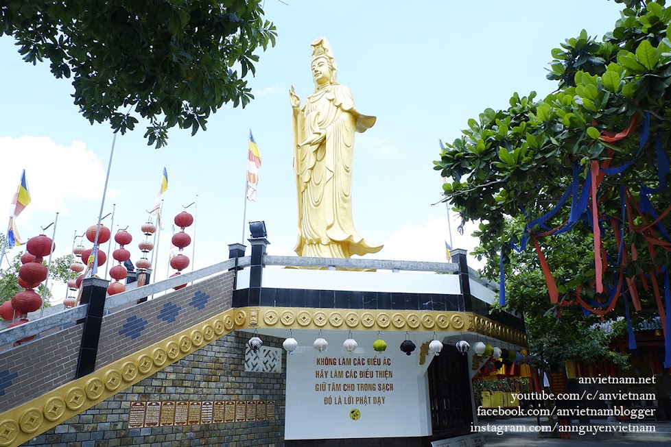 Khu vườn Phật giáo đặc sắc ở chùa Quan Âm Linh Ứng (chùa Phật Học 2) Sóc Trăng