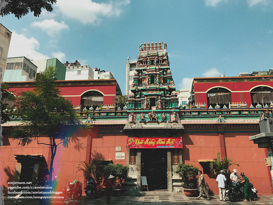 Thú vị đền thờ nữ thần Mariamman giữa lòng Sài Gòn