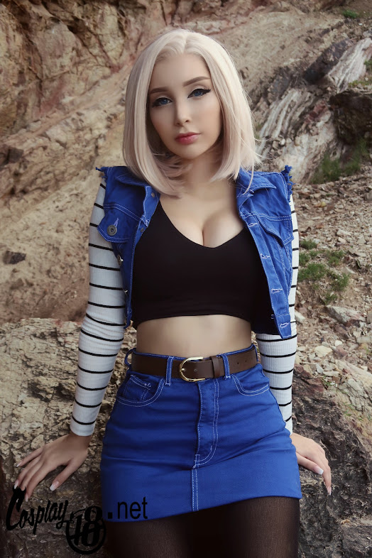 Android 18 cosplay dễ thương và Android 18 sexy , bạn chọn bên nào ?