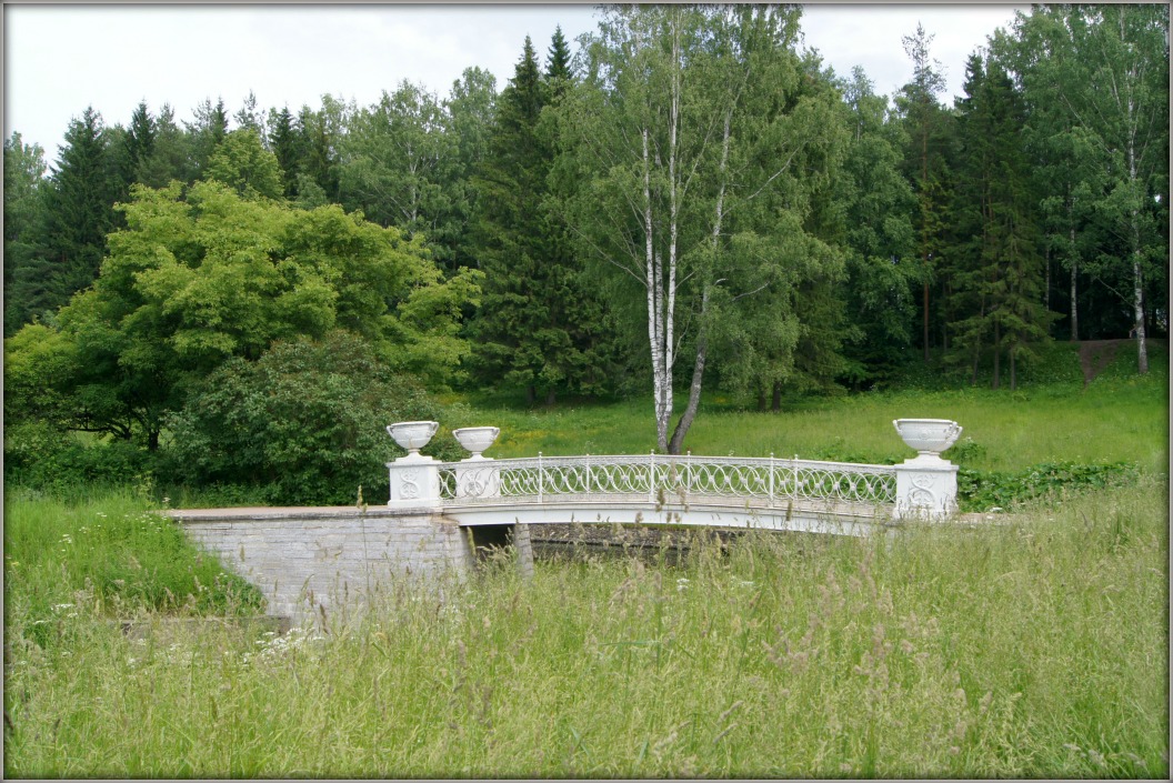 На белые ночи в Петербург (Царское село, Петергоф) через Печоры и Псков. Фотозарисовки из прошлого.