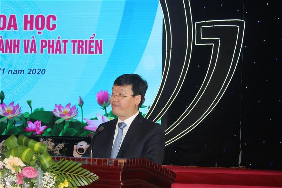 Đồng chí Nguyễn Đức Trung, Phó Bí thư Tỉnh ủy, Chủ tịch UBND tỉnh Nghệ An phát biểu khai mạc Hội thảo