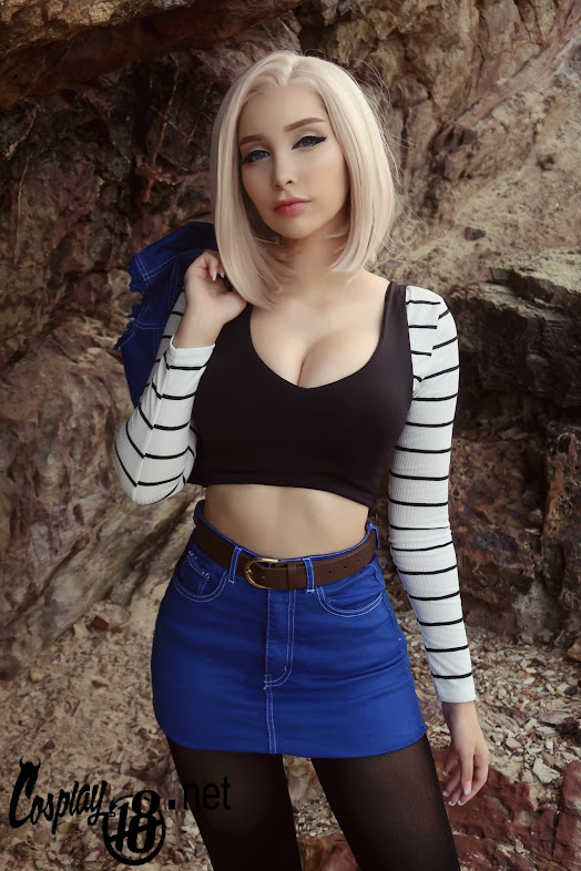 Android 18 cosplay dễ thương và Android 18 sexy , bạn chọn bên nào ?