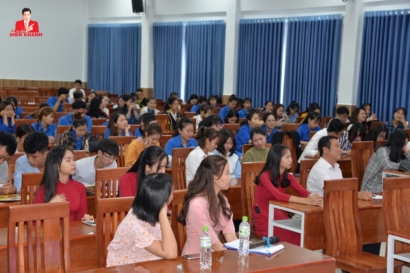 KỸ SƯ LANG GIÚP ĐỠ SINH VIÊN NGHÈO VƯỢT KHÓ