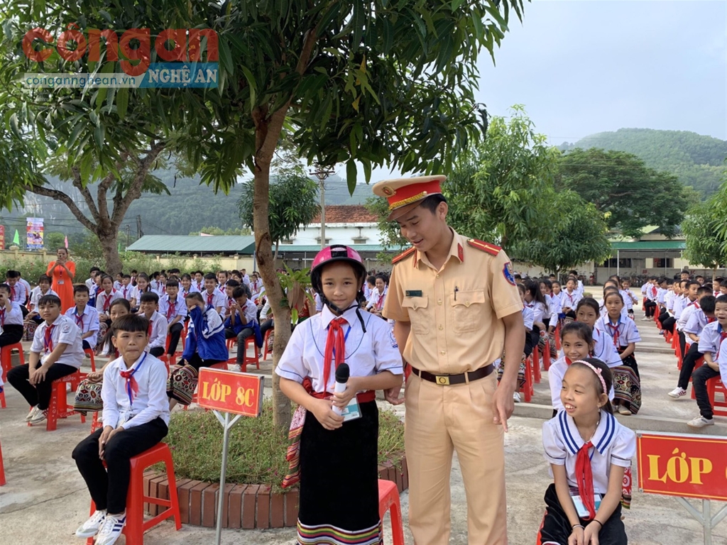 Đẩy mạnh phong trào toàn dân bảo vệ an ninh Tổ quốc - Báo Công An ...