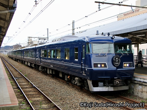 JR西日本　117系「WEST EXPRESS 銀河」　下関駅にて_01