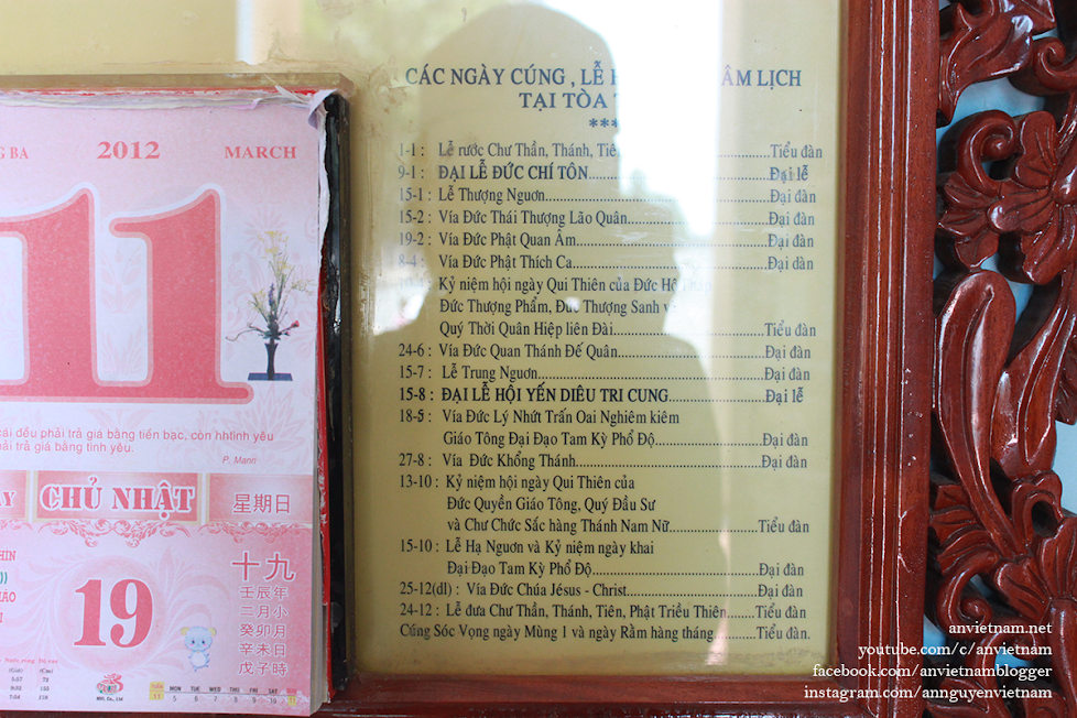 Một buổi lễ chính ở Tòa Thánh Cao Đài Tây Ninh vào năm 2012