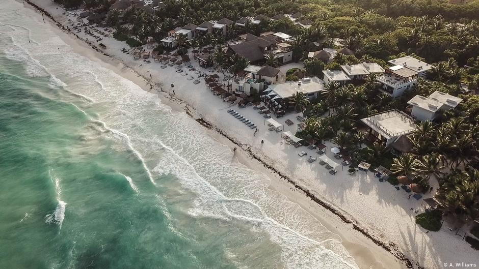 Justificación geográfica, Tiny Tulum goes from beach paradise to eco nightmare,  https://www.dw.com/en/tiny-tulum-goes-from-beach-paradise-to-eco-nightmare/a-43231319