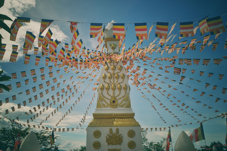 wat khao sanam chai pagoda