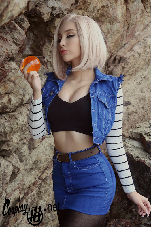 Android 18 cosplay dễ thương và Android 18 sexy , bạn chọn bên nào ?