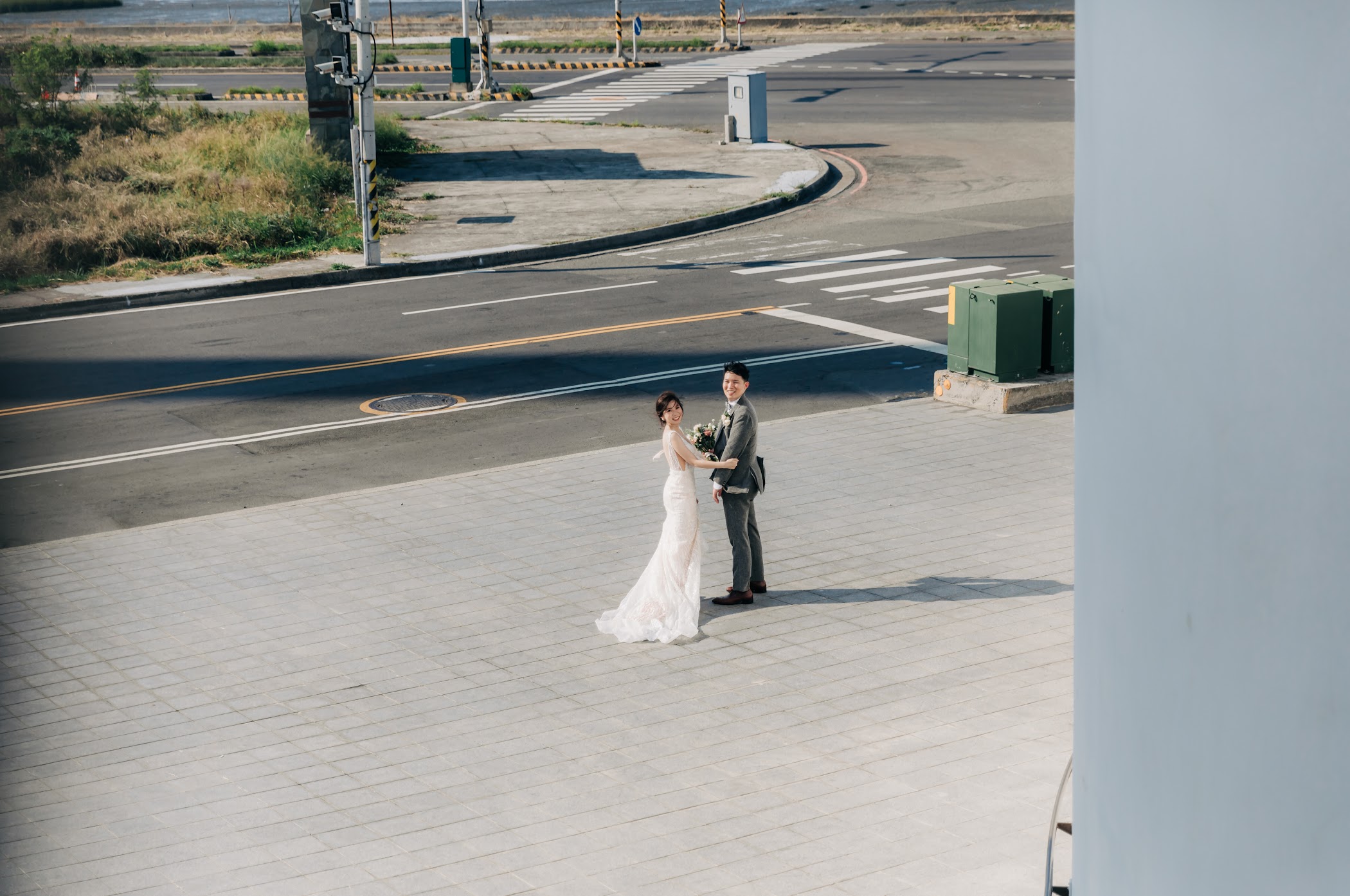 生活感婚紗 | Pei + Bowei Engagement | 生活感的美式逐光婚紗 生活感婚紗 / 日常 生活 寫真 / 美式婚紗婚禮 / 生活照 , 今年秋天,我們在搖籃婚紗 ,為Pei&Bowei拍攝了這組 生活感 便服 婚紗 ,他們一起在廚房製作點心，拍攝相當順利。這是一次非常深刻的 日常 便服婚紗 寫真 拍攝經驗,而下午我們再前往彰濱海邊,為他們拍攝AG專屬的 逐光 美式 婚紗。