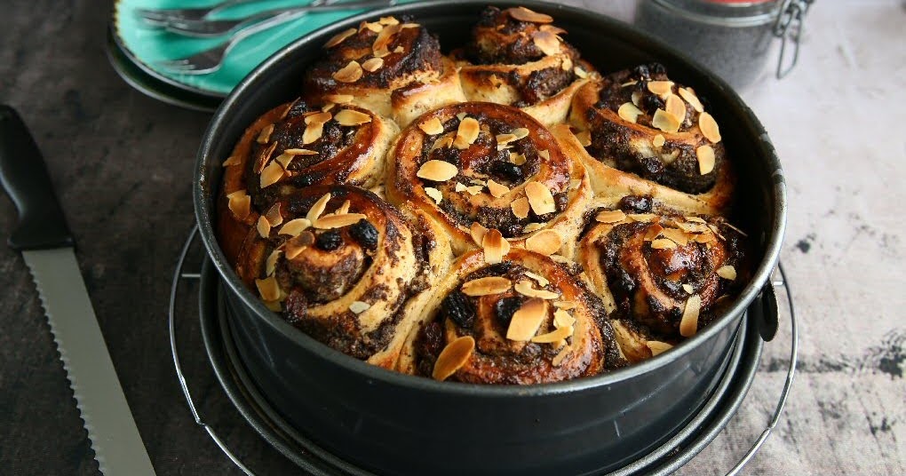 Poppy Raisin Rolls