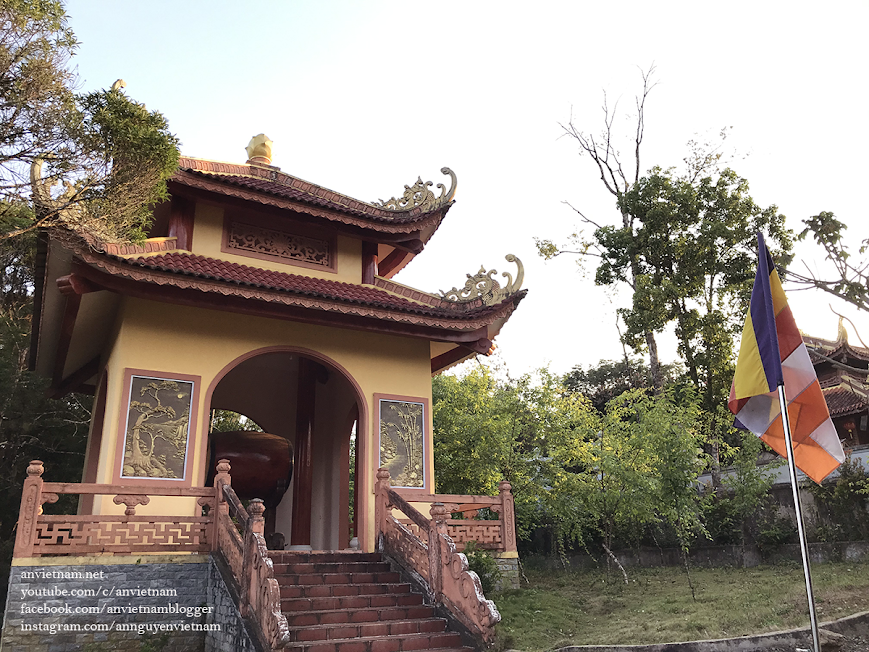 Du lịch tâm linh Măng Đen: chùa Khánh Lâm và ngọn đồi ngắm hoàng hôn lý tưởng