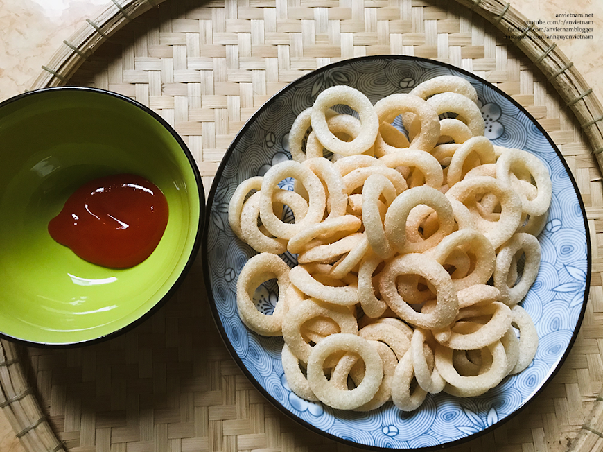 Một bữa cơm thuần chay: nấm đông cô kho gừng, đậu rồng xào tỏi, canh rau tập tàng nấu rong biển