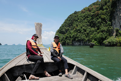 Make some panoramic photos from the bow of the boat