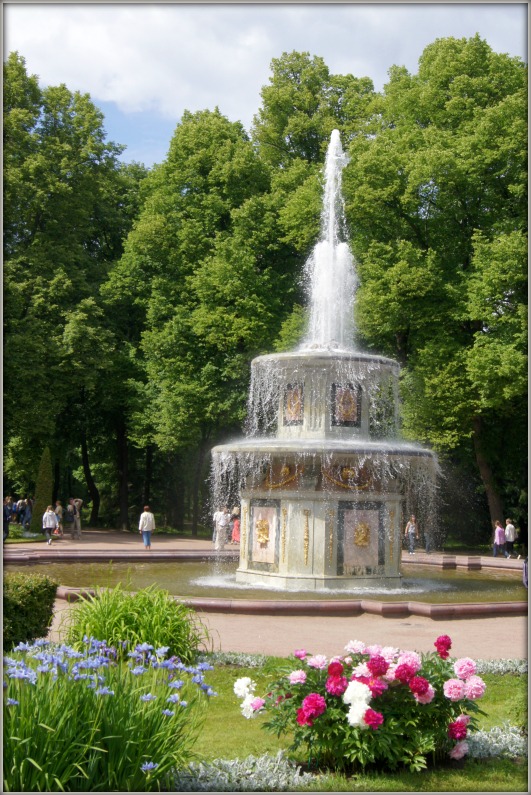 На белые ночи в Петербург (Царское село, Петергоф) через Печоры и Псков. Фотозарисовки из прошлого.