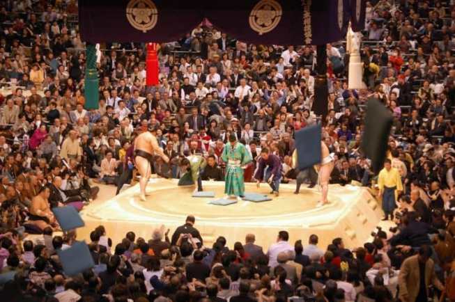 Grande Torneio de Sumo da Primavera / Férias em Osaka