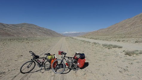 Sandpassage auf dem Weg zum Khargush Pass.