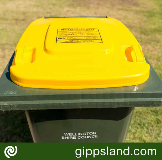 Return Council-owned Wellington Shire bins. Old green bins won't be serviced. FOGO bins delayed, expected by 2025 for organics recycling