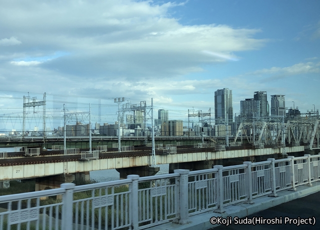 阪急バス　阪北線（梅田系統）　吹田　7127　車窓_09