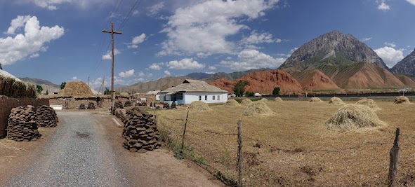 Heuernte im Dorf Kichi-Karakol.