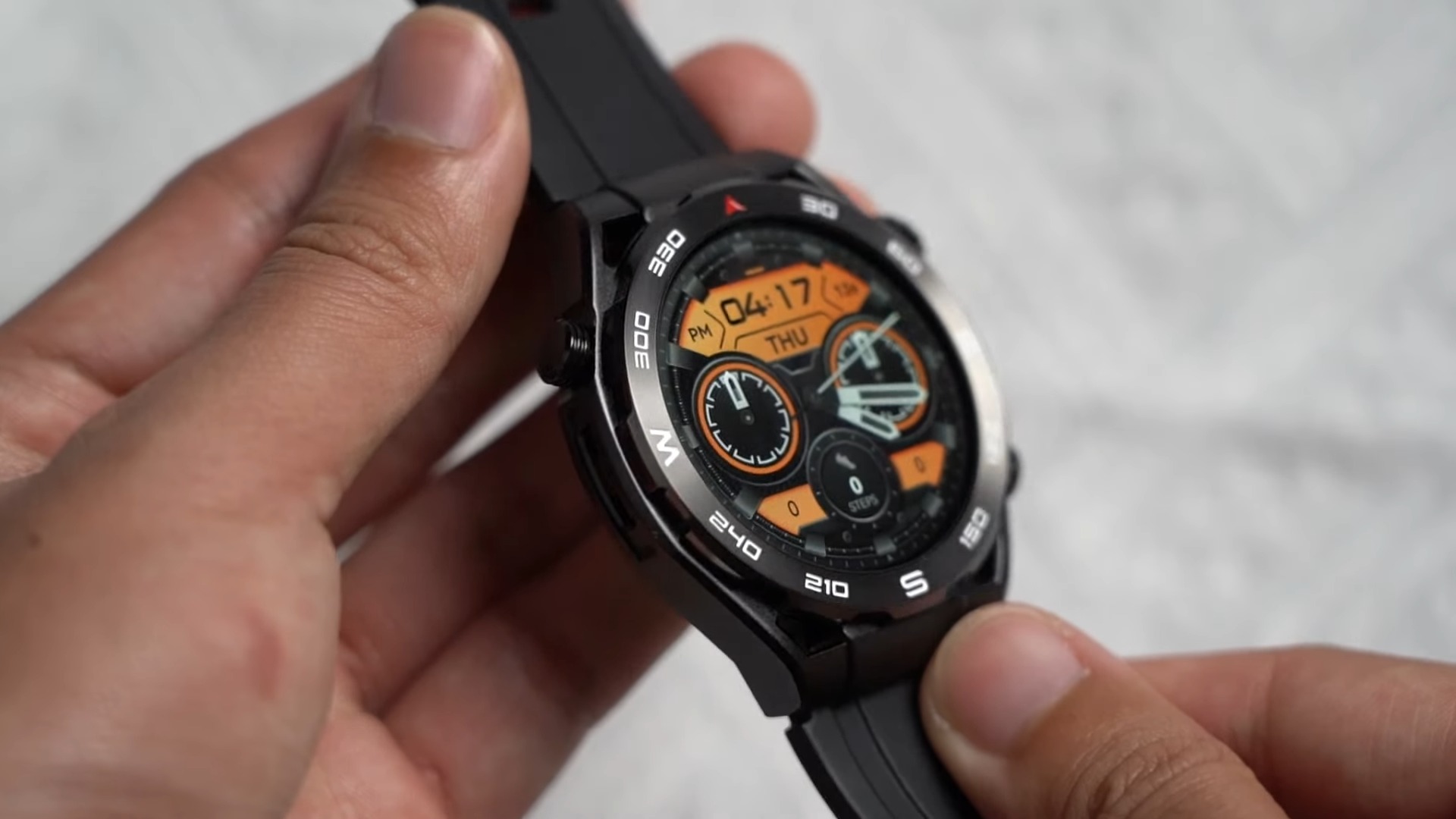 Haylou Watch R8 Review: A Budget Smartwatch at $35 with AMOLED Display And High-end feature