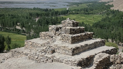 Buddhistische Stupa oberhalb von Vrang.