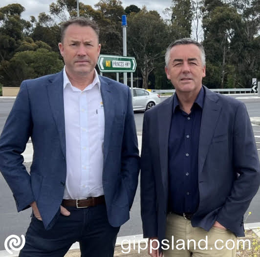 State Member for Morwell Martin Cameron (left) and Federal Member for Gippsland Darren Chester (r) are calling on the State Minister for Transport to urgently finish the works at the Bank Street intersection on the Princes Highway in Traralgon