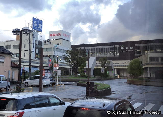 南海バス「サザンクロス」長岡・三条線　･518　まもなく長岡駅東口到着