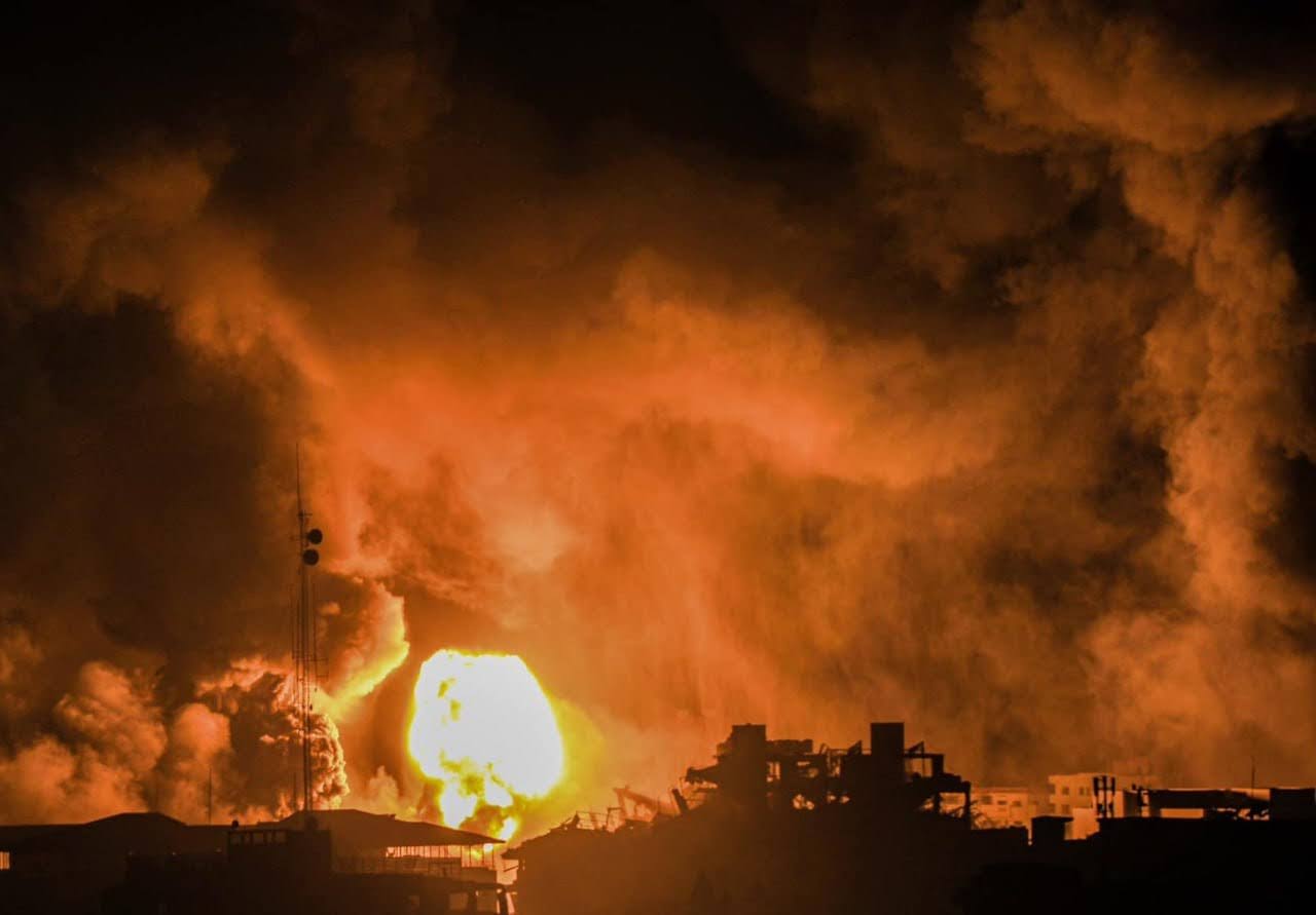 gaza-bombing-night-30