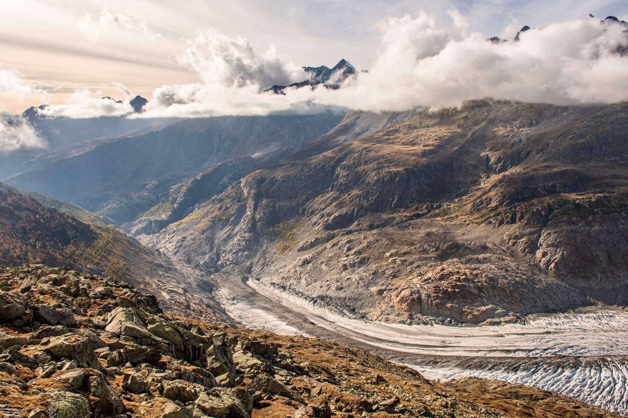 Waar staat kanton Wallis onder meer bekend om?