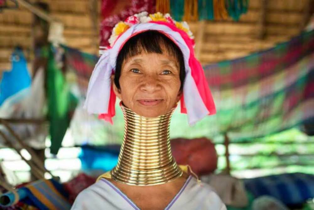 Long Neck Karen, as mulheres girafas de Myanmar
