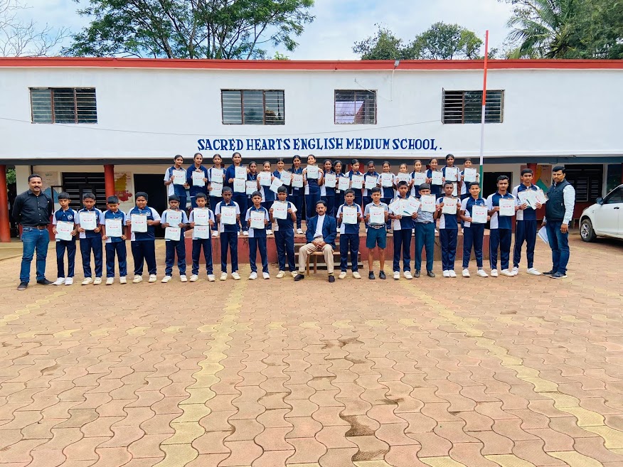 ವಲಯ ಮಟ್ಟದ ಕ್ರೀಡಾಕೂಟ: ನಾಪೋಕ್ಲುವಿನ ಸೇಕ್ರೆಡ್ ಹಾರ್ಟ್ ಆಂಗ್ಲಮಾಧ್ಯಮ ಶಾಲೆ ವಿದ್ಯಾರ್ಥಿಗಳ ಸಾಧನೆ