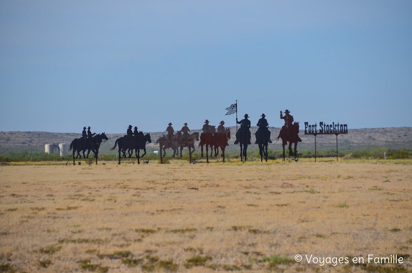 Fort-Stockton : Walk to Fort Stockton Sculpture