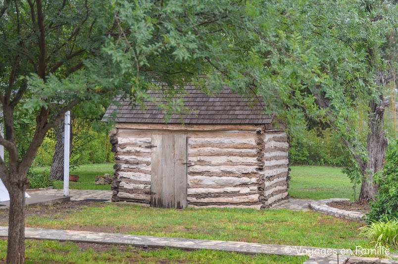 Fredericksburg : Pape's Log Cabin