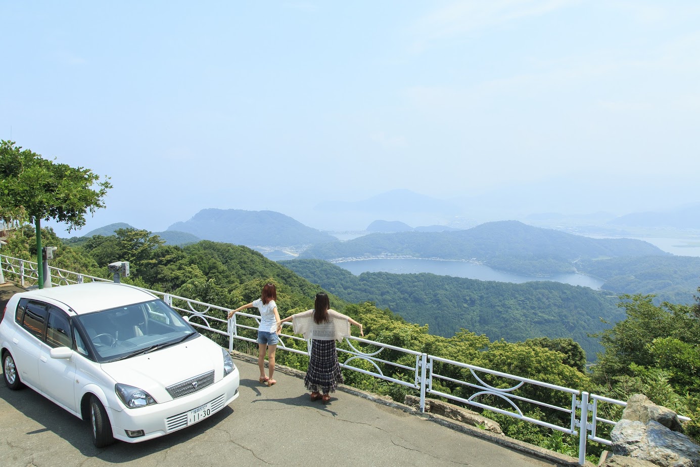 ถนนสายรุ้ง (Rainbow Line) ในจังหวัดฟุคุอิ (Fukui) ได้ชื่อว่าเป็นเส้นทางขับรถที่สวยที่สุดแห่งหนึ่งของญี่ปุ่น