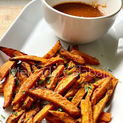 Bastoncillos de boniato con salsa de chipotle (en Airfryer)