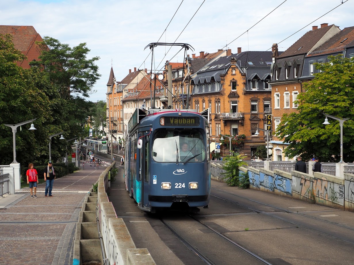 Straßenbahn Freiburg: Duewag GT8N 224